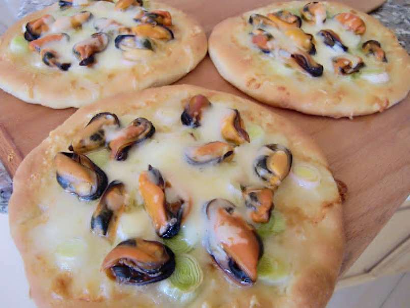 Pizza de mejillones y puerros - foto 2