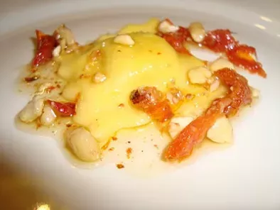 Raviolis de queso manchego con pesto de frutos secos y tomate - foto 2