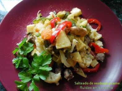 Salteado de verduras y carne al curry