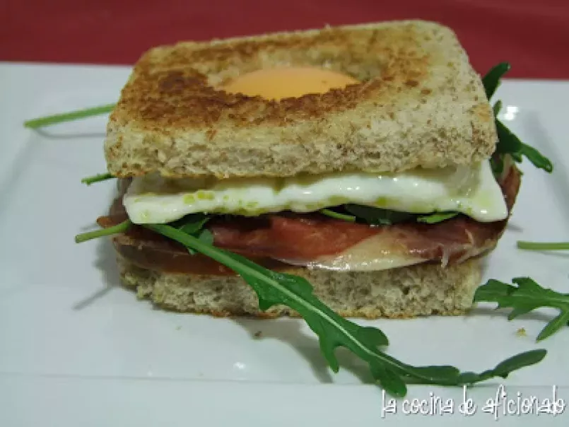 Sandwich de ibérico y huevo - foto 2