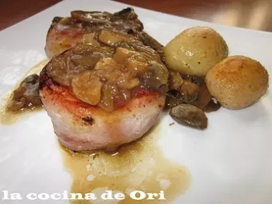 Solomillo de cerdo con salsa de champiñon y patatas parisinas