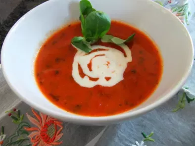 Sopa de tomate, albahaca y orégano - foto 2
