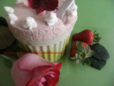 Soufflé Helado de Mermelada de Fresa y Esencia de Rosas - foto 9