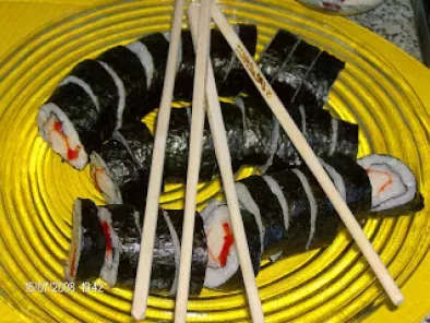 Sushi con alga nori - foto 2