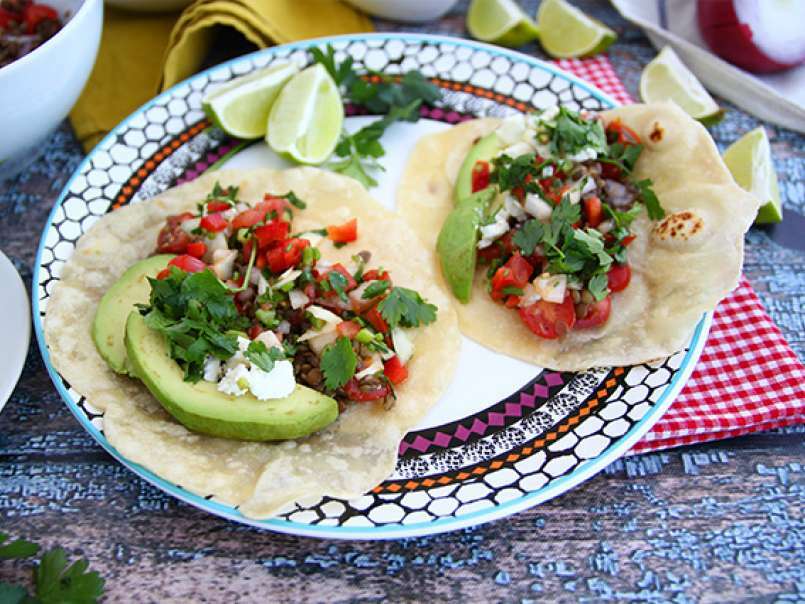 Tacos vegetarianos de lentejas (con masa casera)