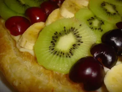 Tarta de kiwi, cereza y plátano - foto 2
