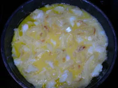 Tortilla de bacalao con cebolla caramelizada. Paso a paso - foto 2