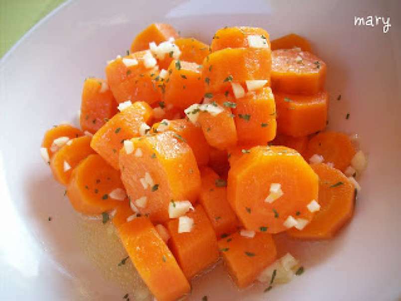 Zanahorias aliñadas con ajo y perejil - foto 2