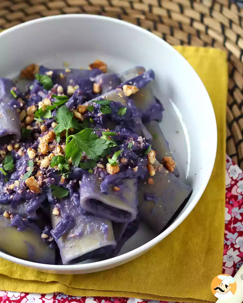 7. Pasta con lombarda y nueces