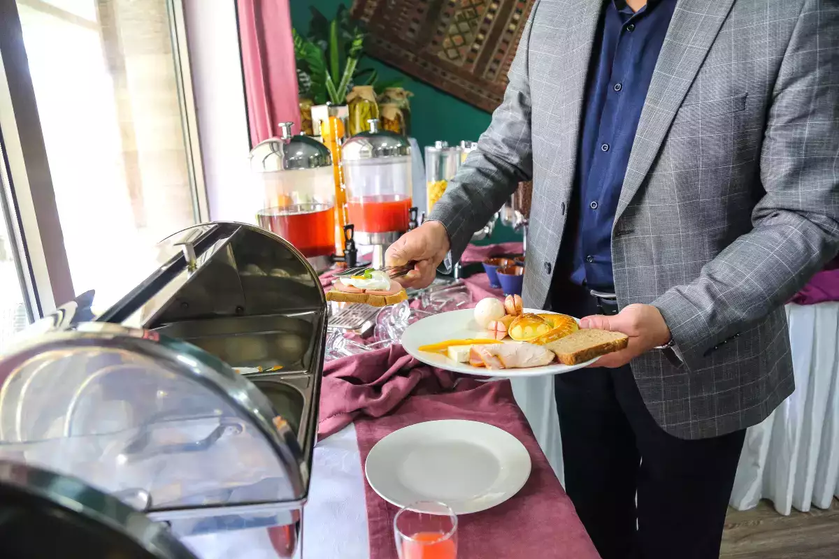 Cómo sobrevivir a un buffet libre sin remordimientos ni empacho