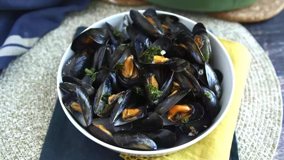 ¿Mejillones en casa? Tres pasos para limpiarlos (bien) antes de cocinarlos