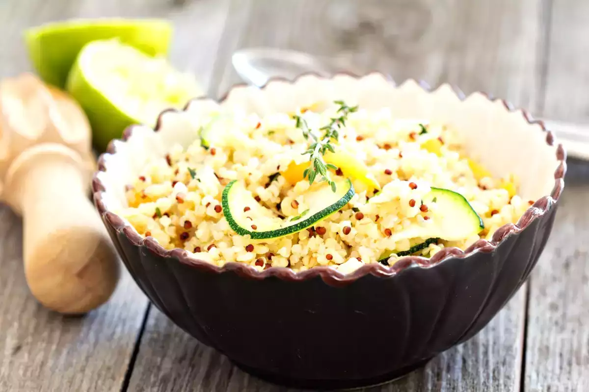 Cómo darle al arroz aire de plato veraniego: un truco sencillo lo cambia todo