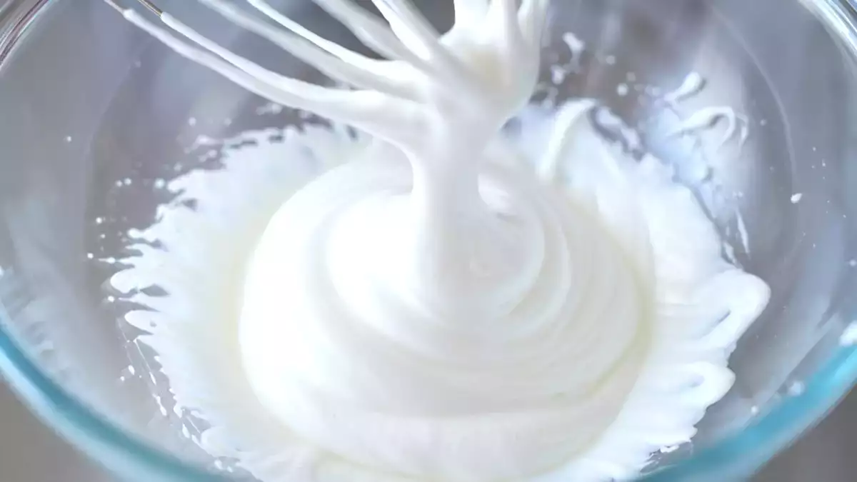 Por qué los huevos menos frescos son perfectos para montar claras a punto de nieve