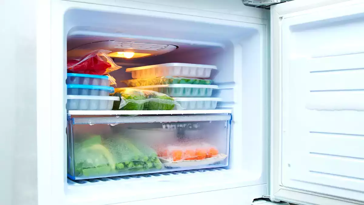 ¿Has dejado la puerta del congelador abierta? Puede ser un riesgo para tu salud y tu comida. Te contamos cuánto tiempo es seguro