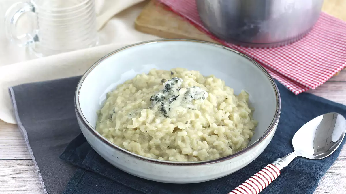 Risotto con roquefort ultra cremoso: La receta imprescindible para saborear septiembre como nunca