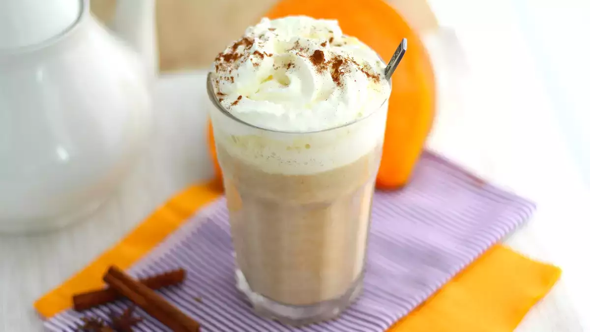 Pumpkin Spice Latte de Starbucks: la bebida más icónica del otoño (y su receta casera)