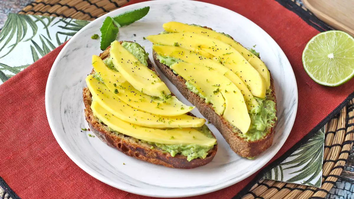 El avocado toast que cambiará tu desayuno: listo en 8 minutos e irresistible