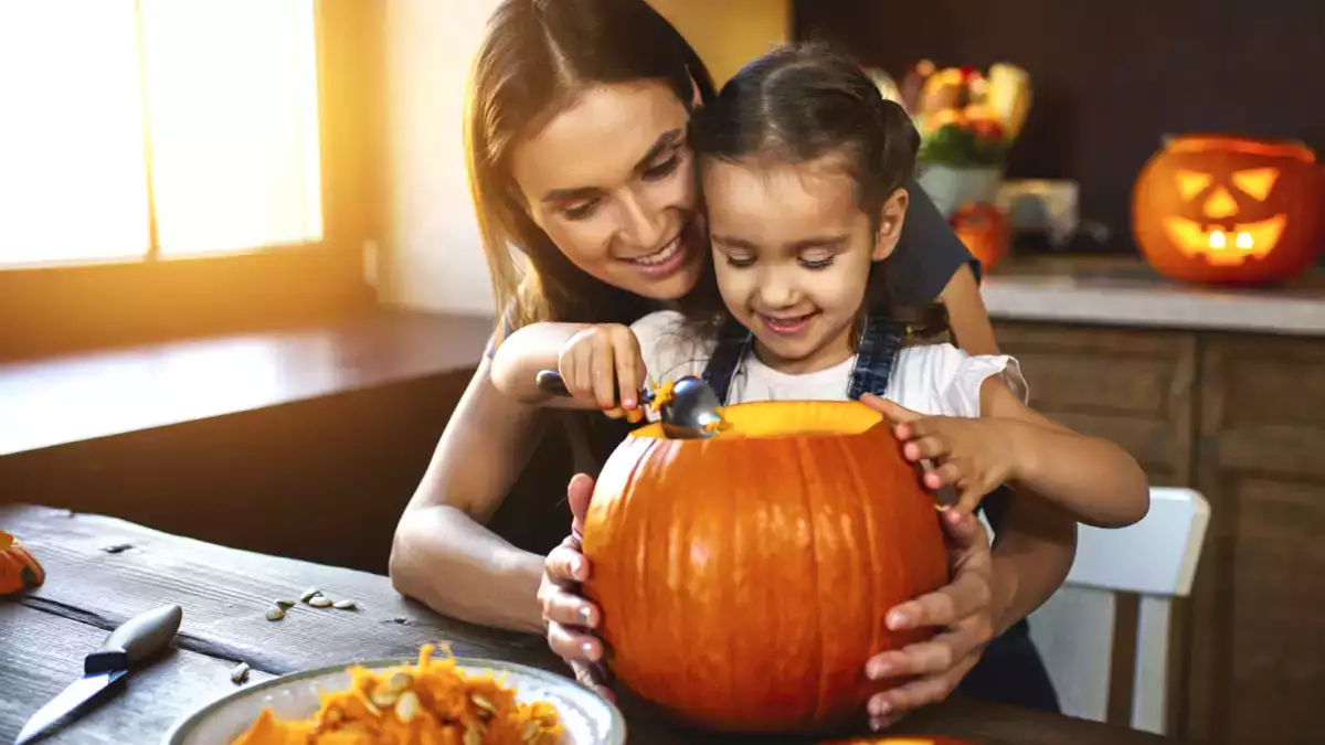Cómo tallar una calabaza en casa y disfrutar del ritual de Halloween sin cortes ni sustos