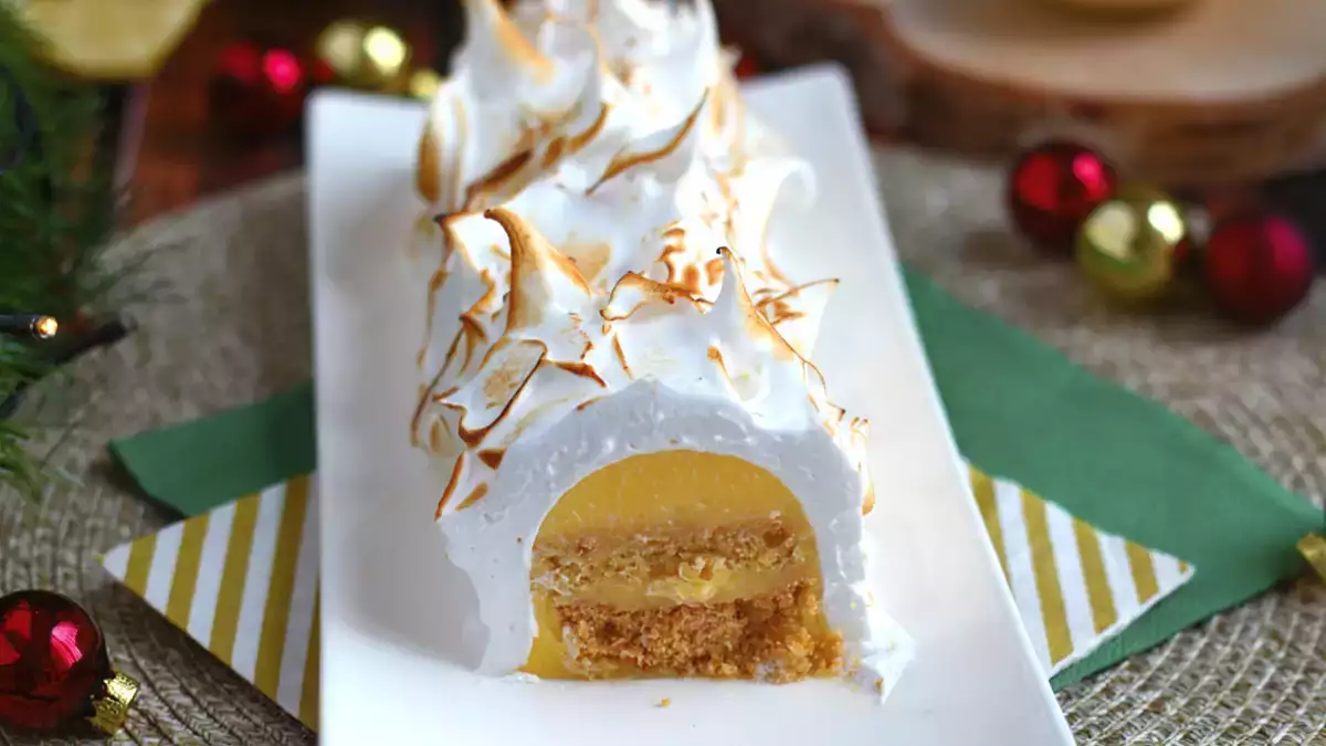 Tarta de limón y merengue: el postre que siempre funciona en Navidad, en tres formatos distintos