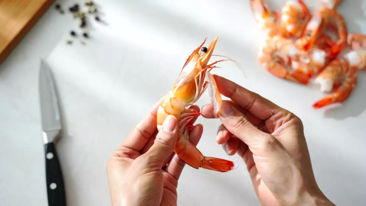 Este es el truco más sencillo para limpiar gambas, y cambiará tu forma de hacerlo para siempre