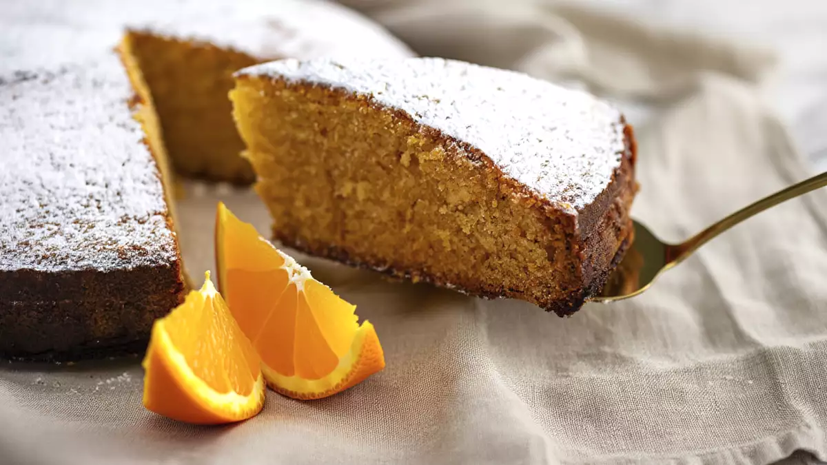 Qué tiene el bizcocho “14 quilates” de Rosalía para que medio Instagram quiera encender el horno