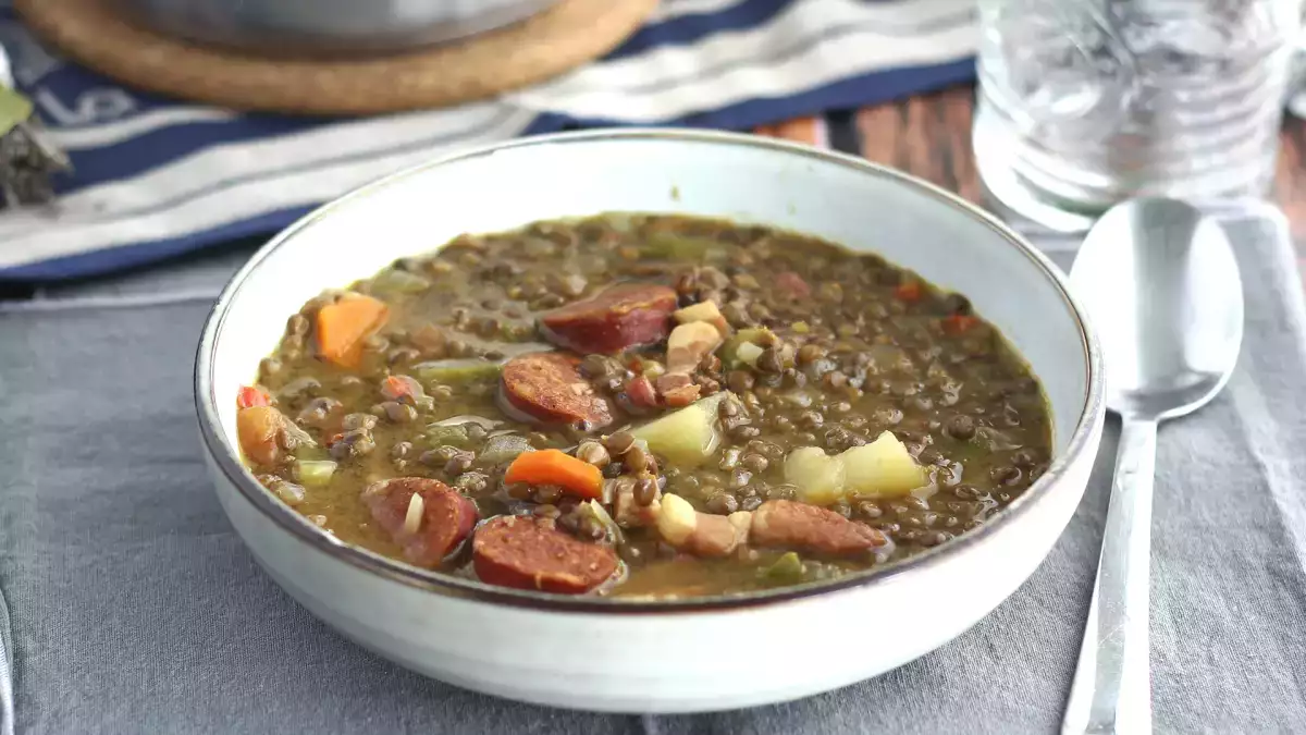 ¿Las lentejas bajan la líbido? La ciencia detrás de la frase viral de Óliver Laxe