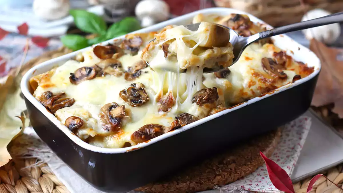 Gratinados de pasta bien hechos: 5 recetas que convierten una comida corriente en un placer sencillo