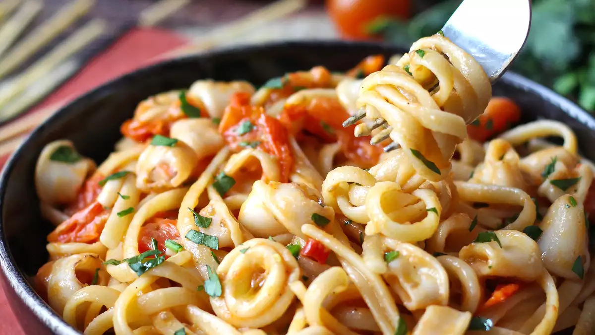 4 platos con pescado congelado que puedes tener listos en pocos minutos