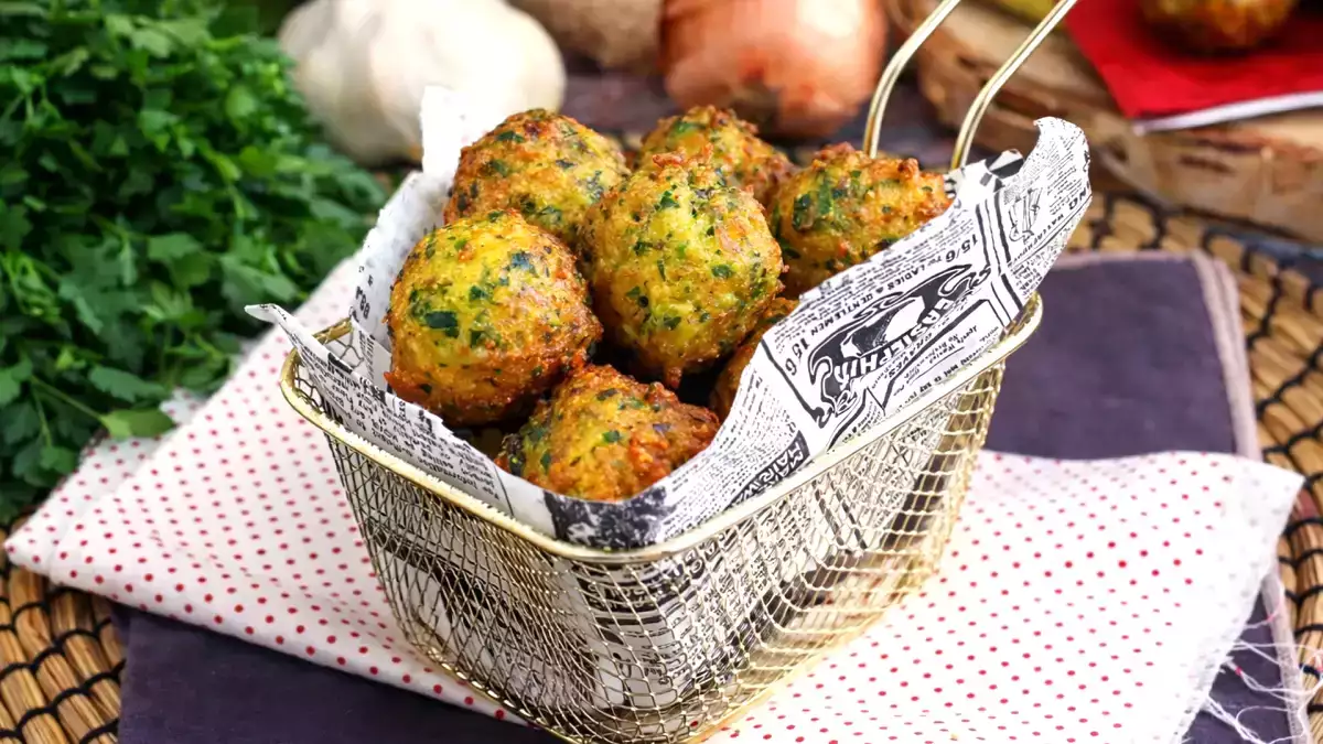 Tres países, un mismo antojo: así son sus buñuelos de bacalao