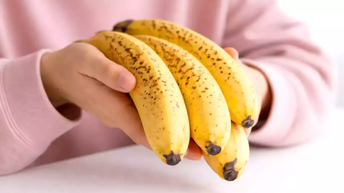Qué hacer para que los plátanos duren más y evitar que se pongan negros tan rápido