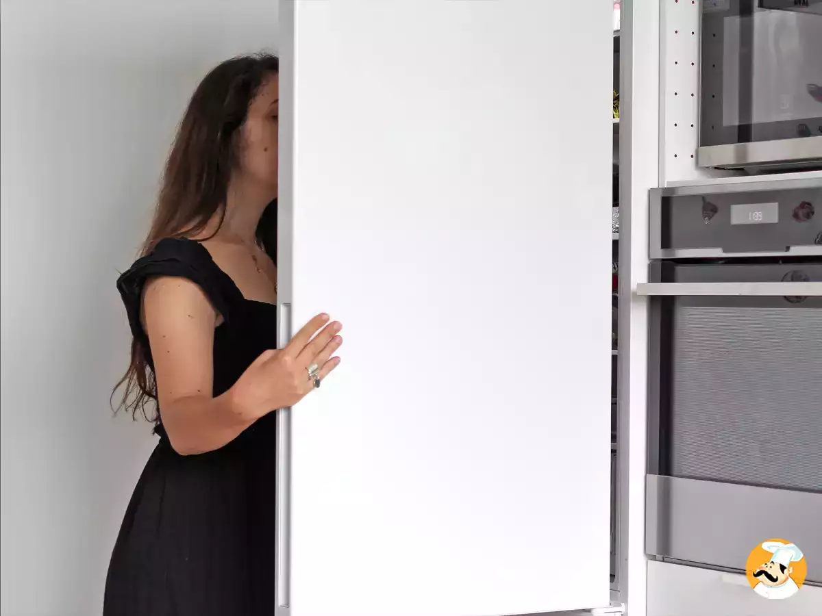 Evita estos errores: alimentos que jamás deben ir en la puerta de tu nevera
