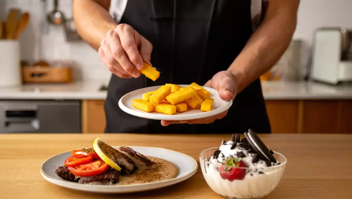 Menú diario, 27 de junio: sabores sencillos, pescado con tomate y una mousse de Oreo irresistible
