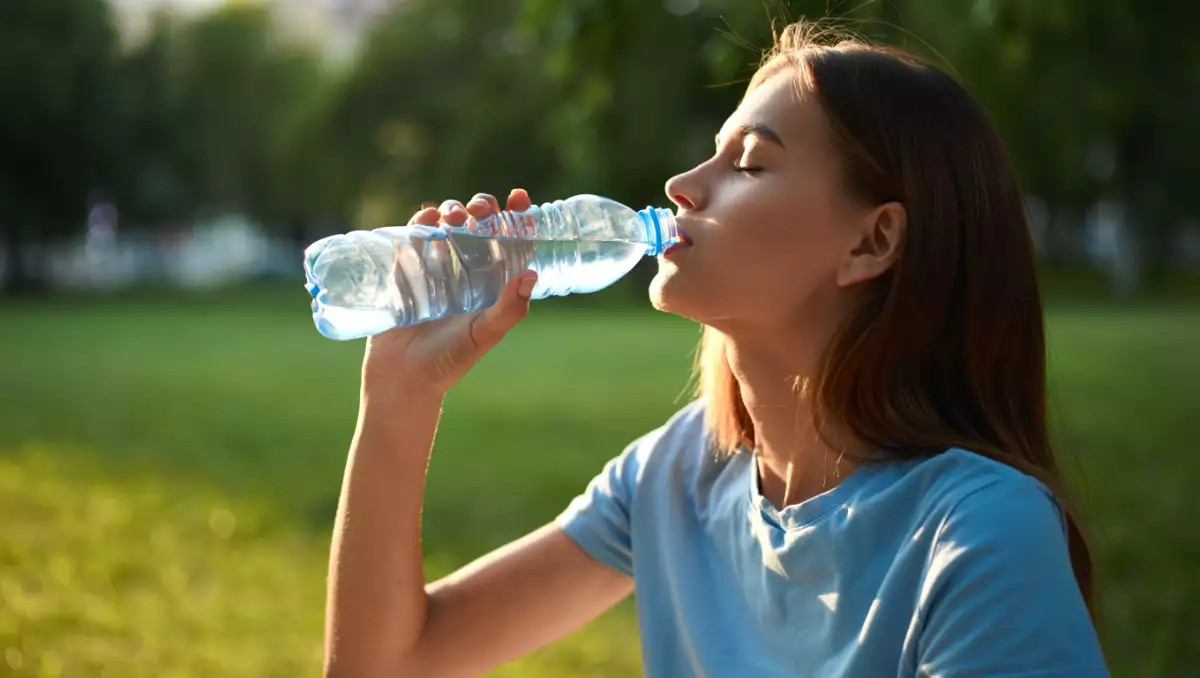 Botellas de plástico: ¿de verdad hay que dejar de reutilizarlas? Esto es lo que conviene saber