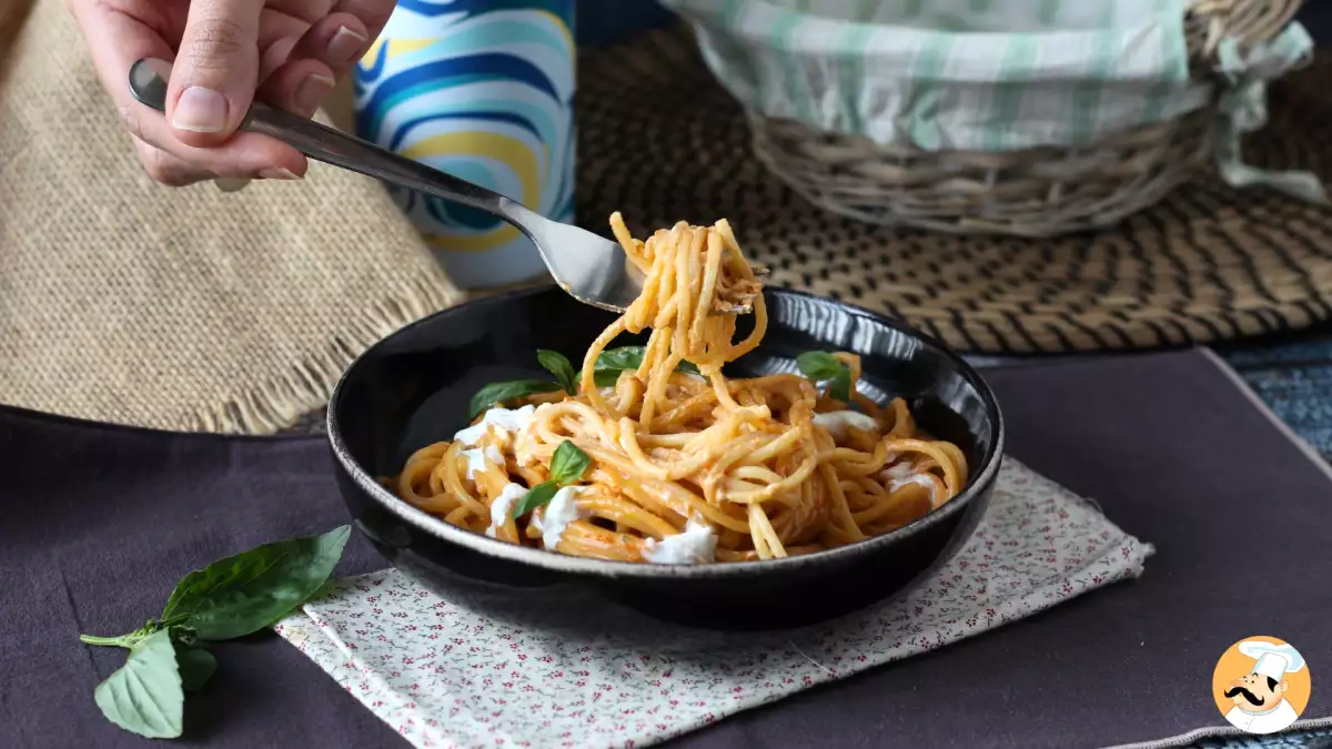 Burrata, stracciatella y mozzarella: 8 recetas de pasta para convertir una comida sencilla en algo especial