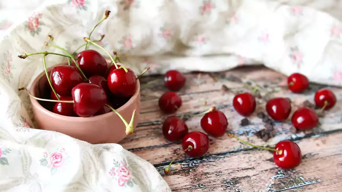 El truco para quitar el hueso a las cerezas en un abrir y cerrar de ojos