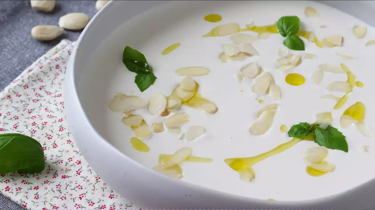 Cómo mejorar tu ajoblanco: trucos sencillos para que quede suave, cremoso y bien equilibrado