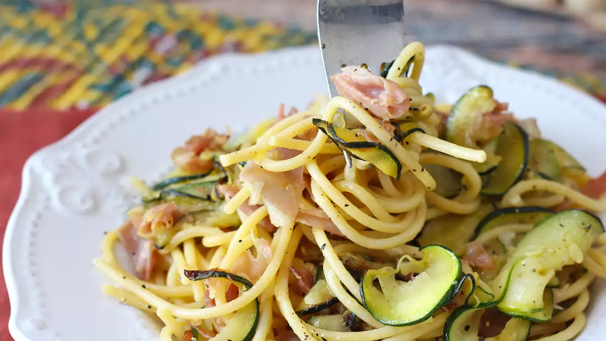 9 recetas de pasta con calabacín: de la salsa cremosa a la lasaña