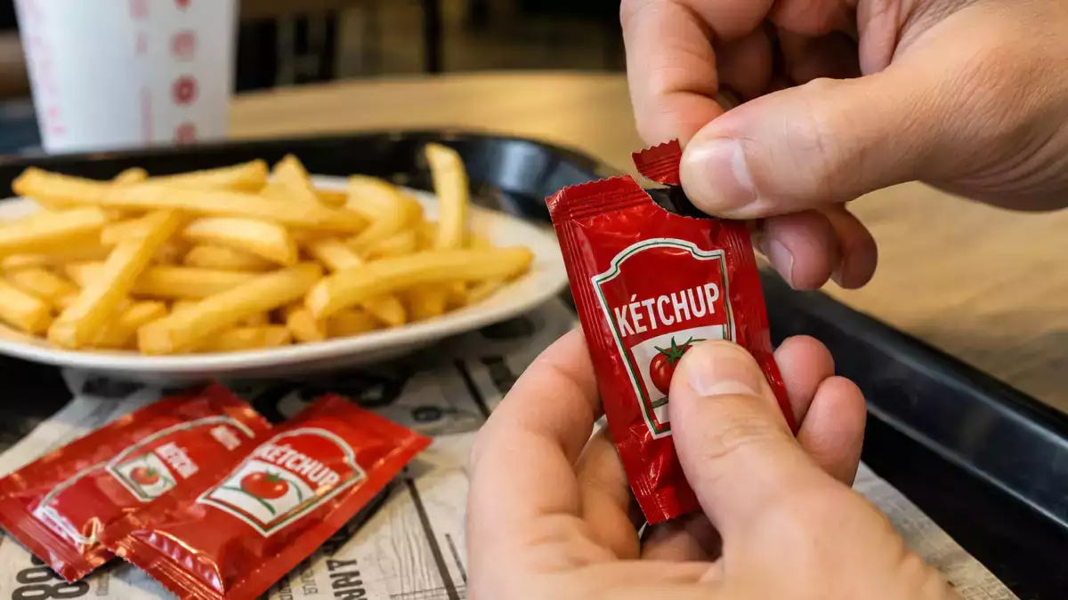 ¿Van a desaparecer los sobres de kétchup?