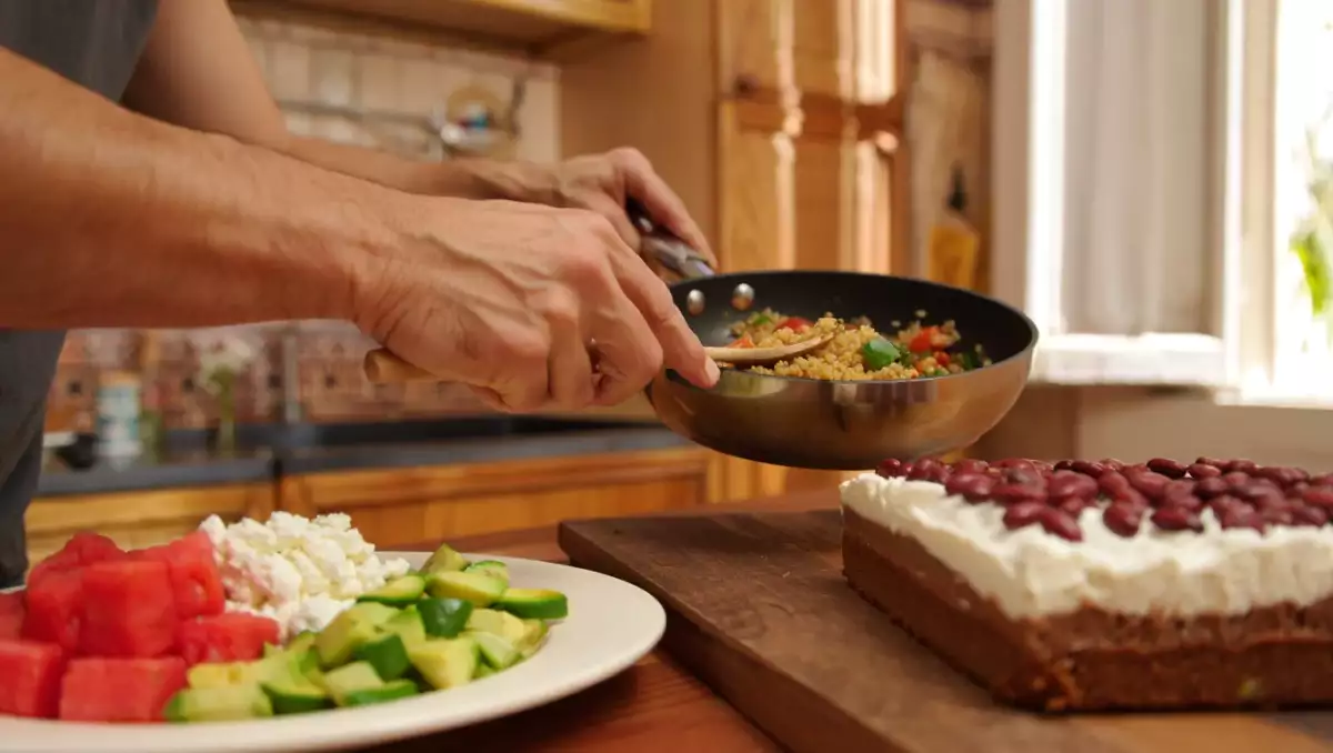 Menú vegetariano, 17 de agosto: Ensalada de sandía, feta y aguacate, bulgur y pastel de chocolate