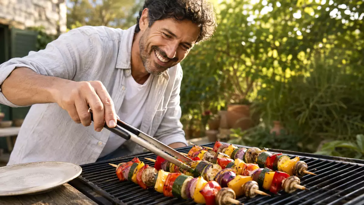 Cómo disfrutar de una barbacoa más saludable: claves para cocinar entre brasas y humo