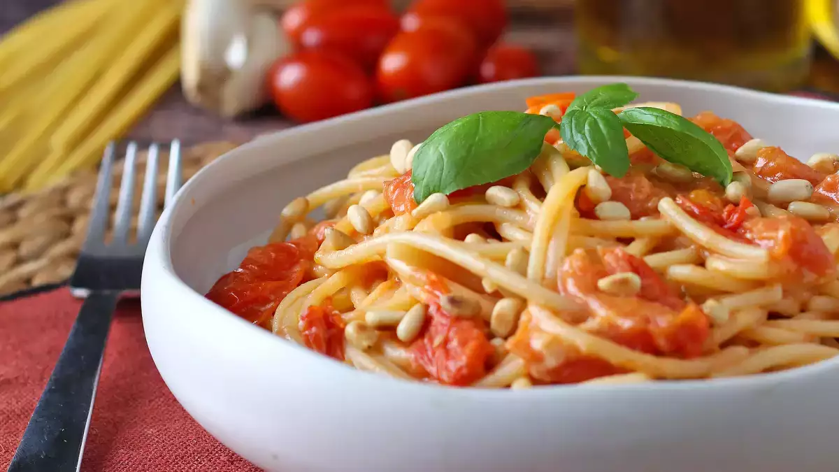 12 recetas de pasta con tomate para aprovecharlos ahora que todavía están en su mejor momento