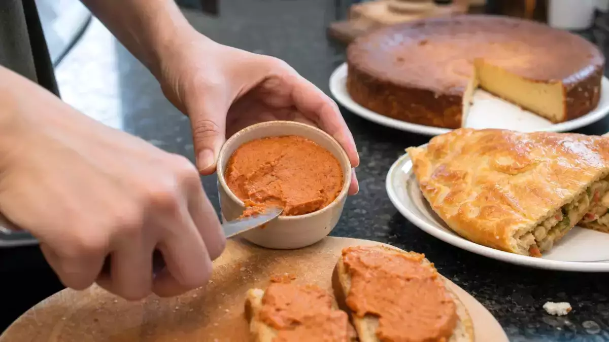 Menú diario, 3 de septiembre: delicias de paté de chorizo, empanada de verduras y tarta de manzana