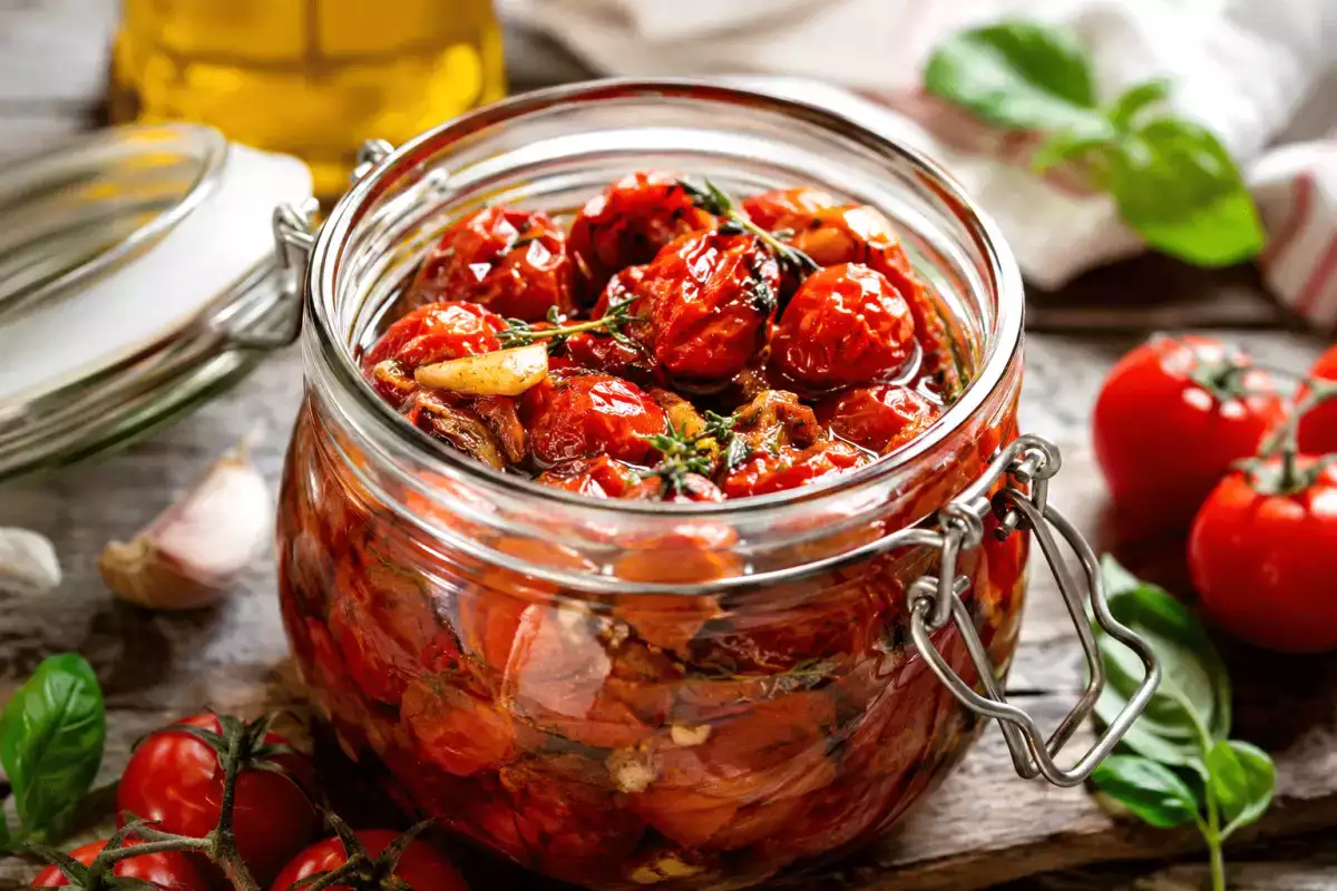 Tomates cherry demasiado maduros: métodos sencillos para conservarlos varias semanas sin desperdiciar nada