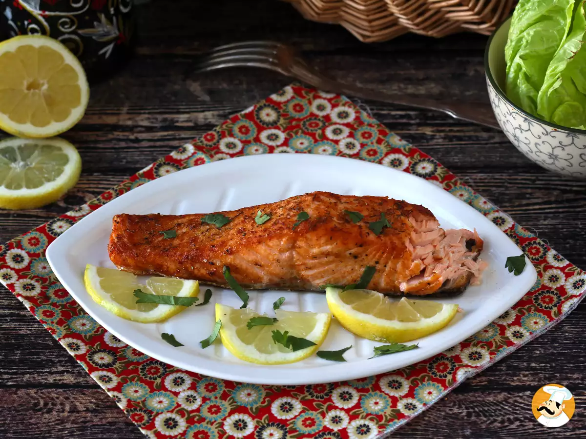 ¿Cómo cocinar salmón congelado en la freidora de aire sin descongelarlo?