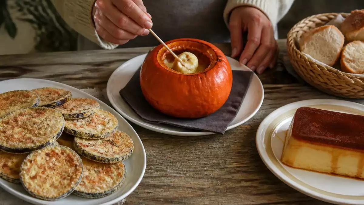 Menú vegetariano, 19 de octubre: Berenjenas crujientes, fondue de calabaza y queso y pudin de pan