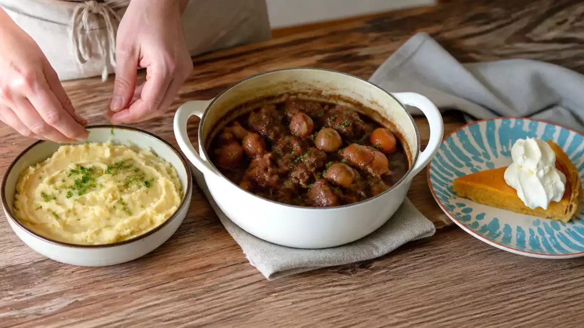 Menú diario, 19 de octubre: puré de chirivía, ternera bourguignon y tartaleta dulce de calabaza