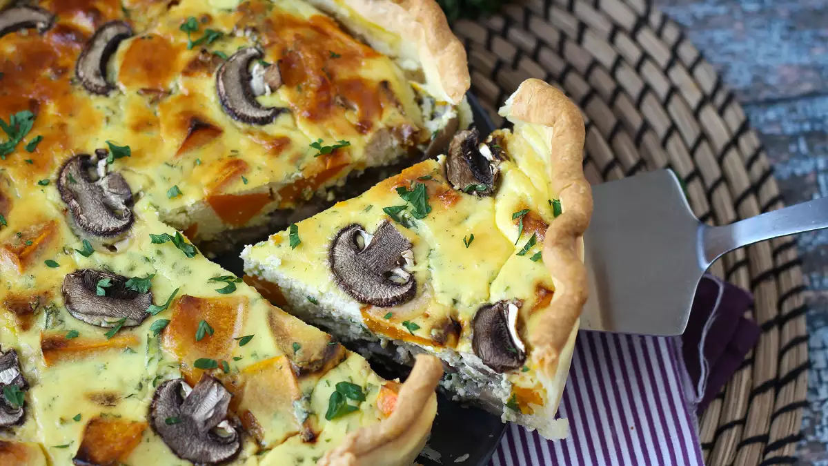 Quiche de calabaza y champiñones: una receta de otoño cremosa y crujiente