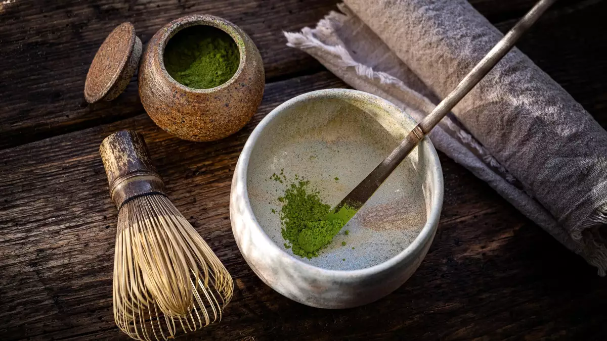 ¿Tu matcha latte queda amargo o con grumos? Cómo prepararlo suave y cremoso en casa