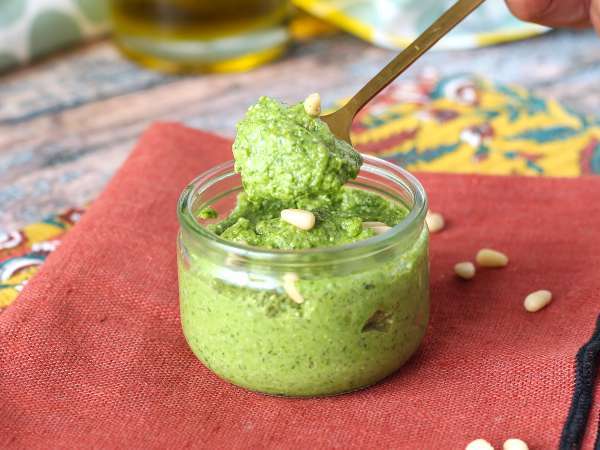 Por qué la rúcula puede desbancar a la albahaca en tu pesto (y de paso salvar tu presupuesto)