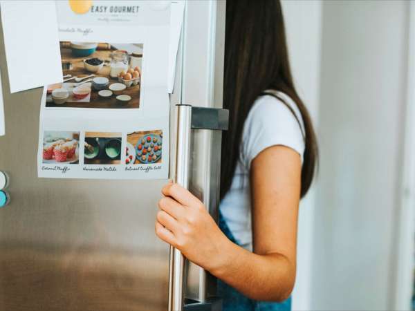 En verano, tu nevera puede convertirse en la culpable de una factura de la luz más alta de lo normal. 7 trucos para ahorrar energía sin complicarte